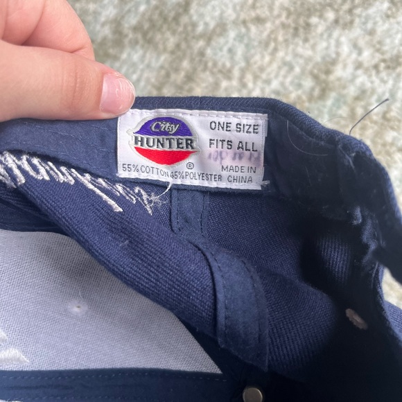 Vintage navy Yankees cap - Picture 7 of 7